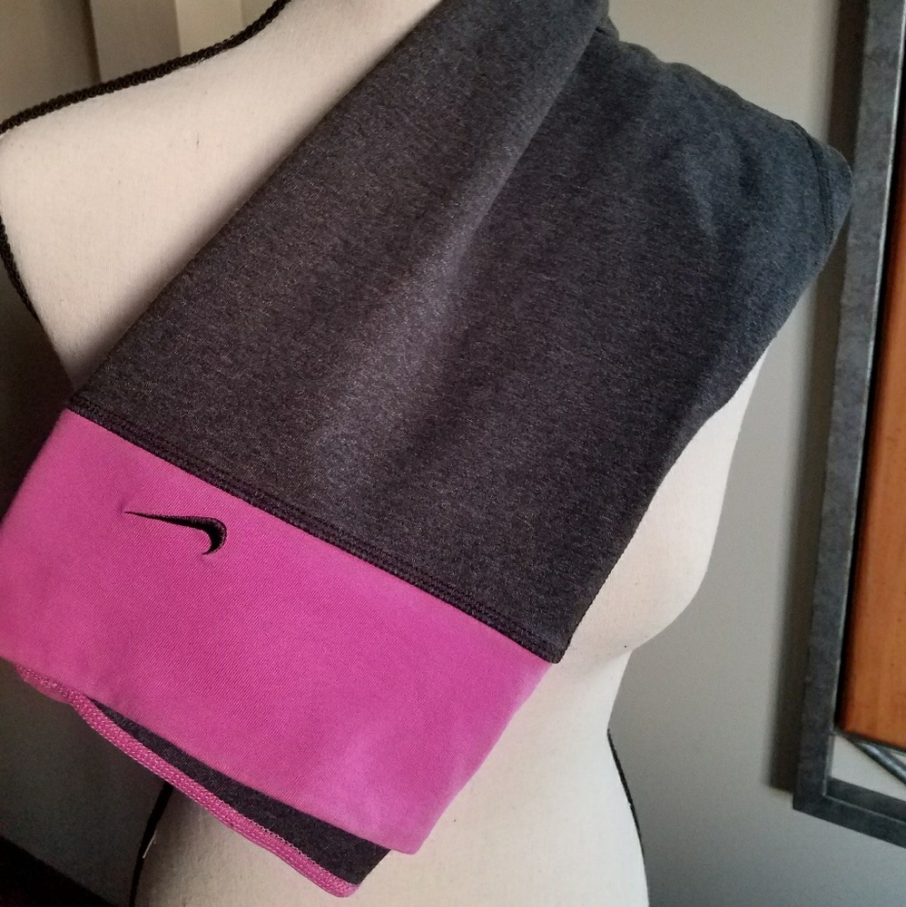 *SOLD* Nike Dri-Fit Cropped pants