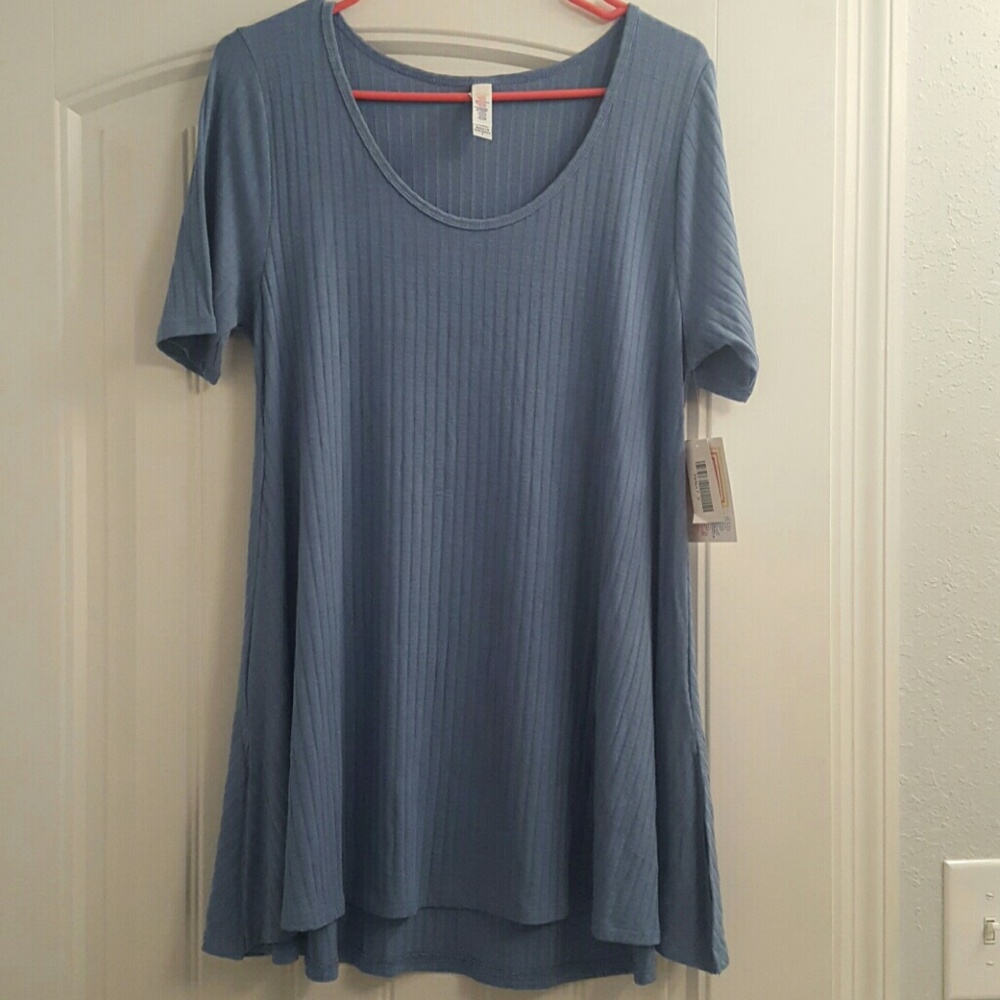 NWT Lularoe Perfect T