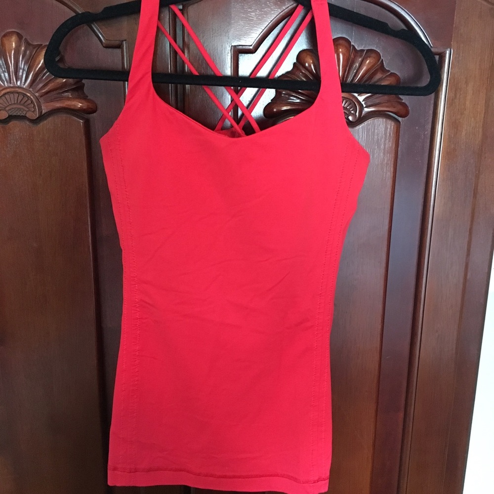 Lululemon workout top