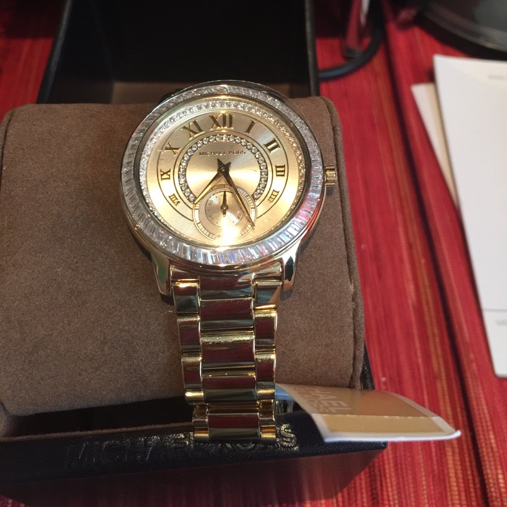 Stainless steel gold MK watch.NWT,box and links.