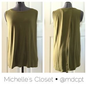 NWOT Olive sleeveless top
