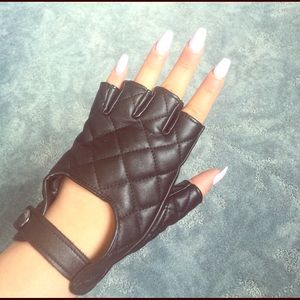 Faux Leather fingerless quilted gloves