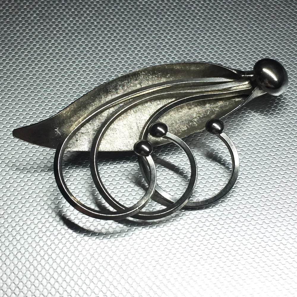 Vintage Silver Toned Leaf Brooch