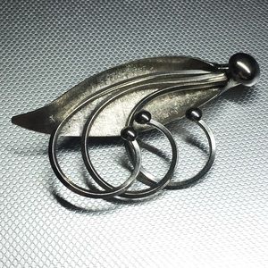 Vintage Silver Toned Leaf Brooch