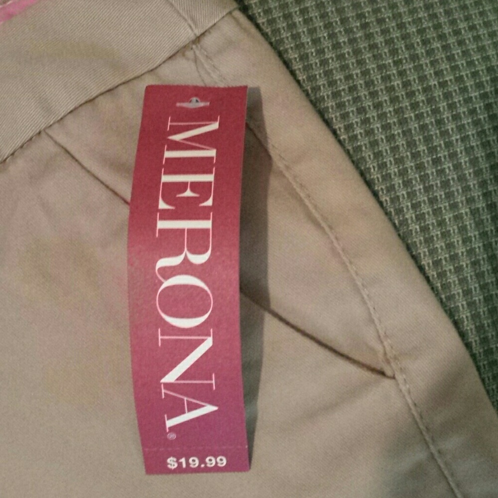 Shorts - Picture 3 of 3