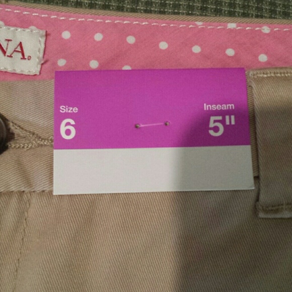 Shorts - Picture 2 of 3