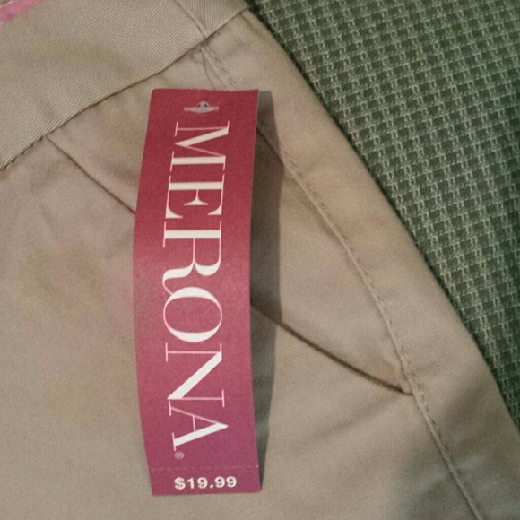 Shorts - Picture 3 of 3