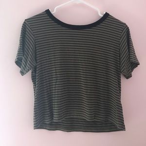 army green striped tshirt💐