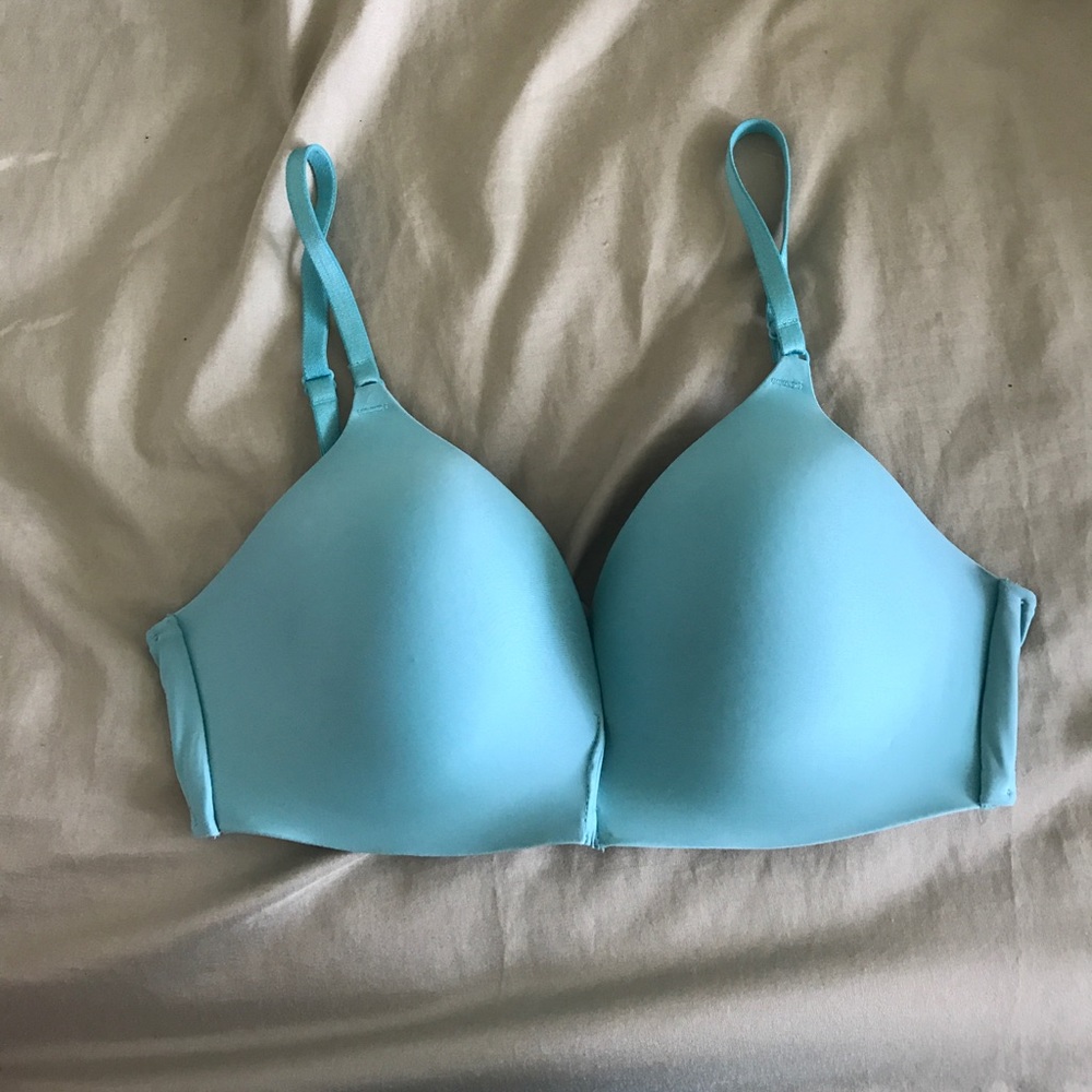 32 D Victoria Secret Bra
