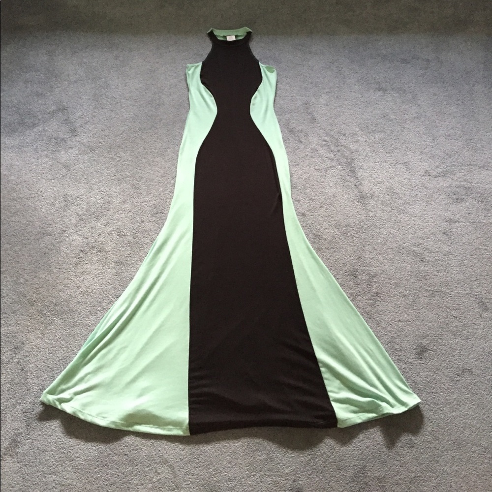 NWOT stunning halter neck mermaid style maxi dress
