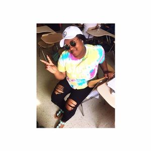 Meet your Posher, Linda