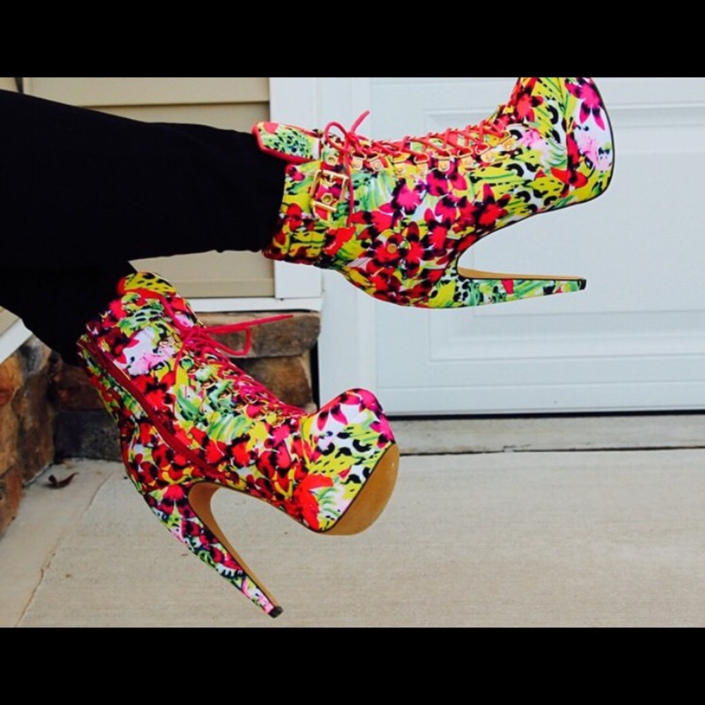 Floral Booties size 10.