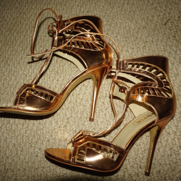 Rose Gold Heeled sandals - Picture 3 of 3