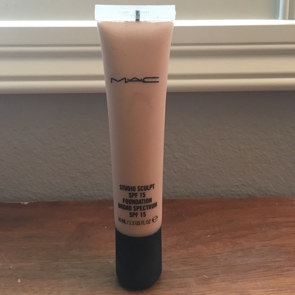 Mac studio sculpt spf 15 foundation