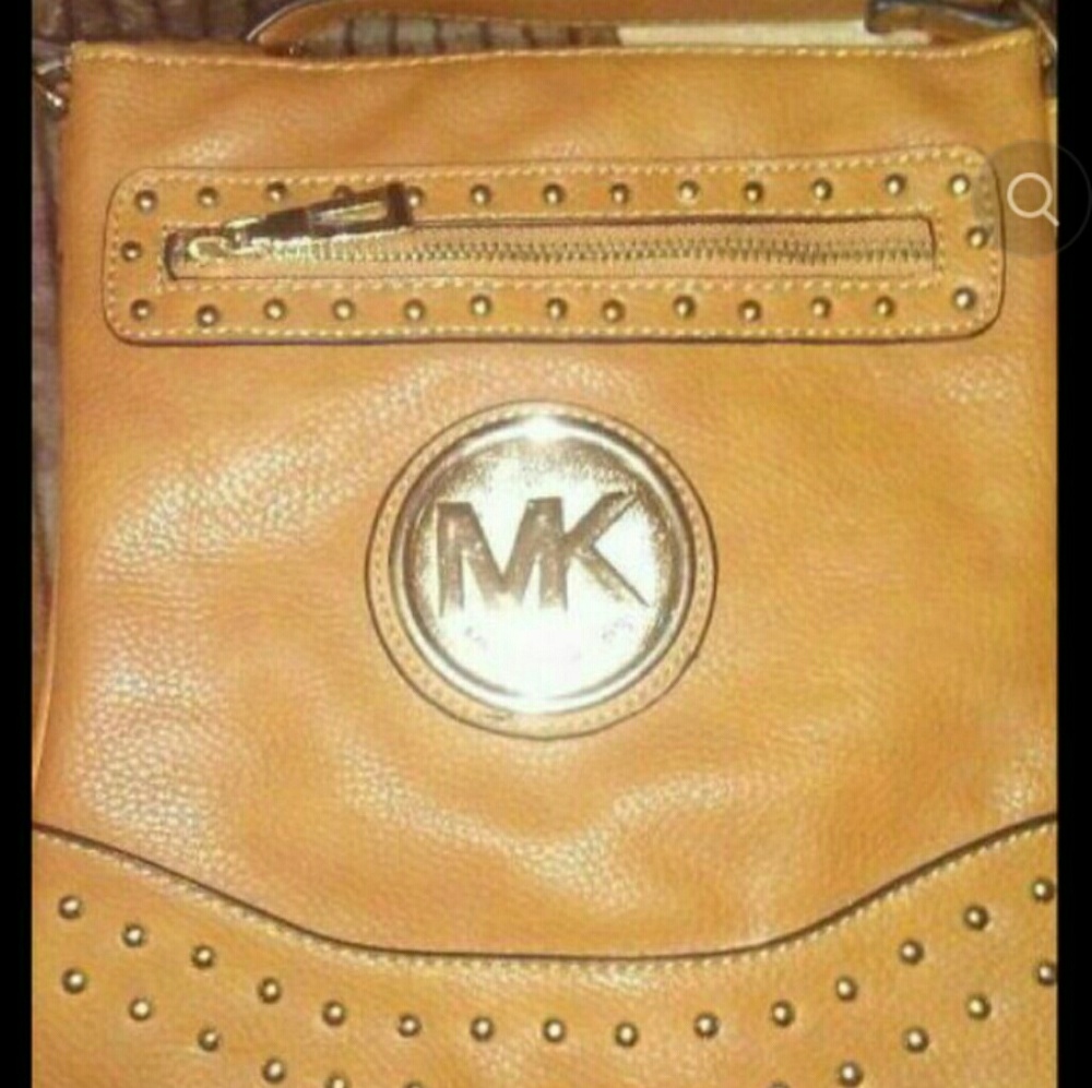 Micheal Kors leather crossbag
