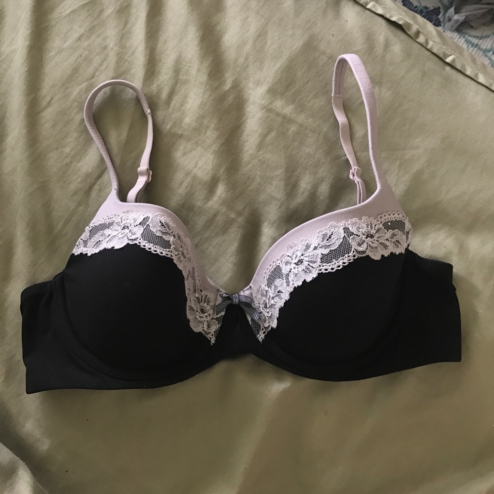 34 C Victoria Secret Bra