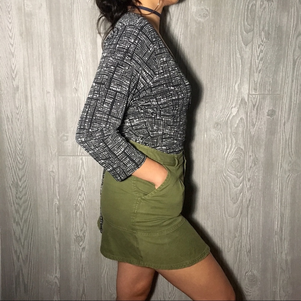 Wrap-around pattern top - Picture 4 of 7