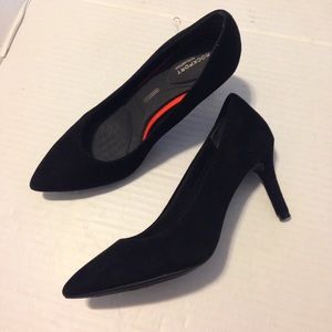 Rockport Total Motion Black Suede Pump size 5.5 Rockport Total Motion Black Suede Pump size 5.5