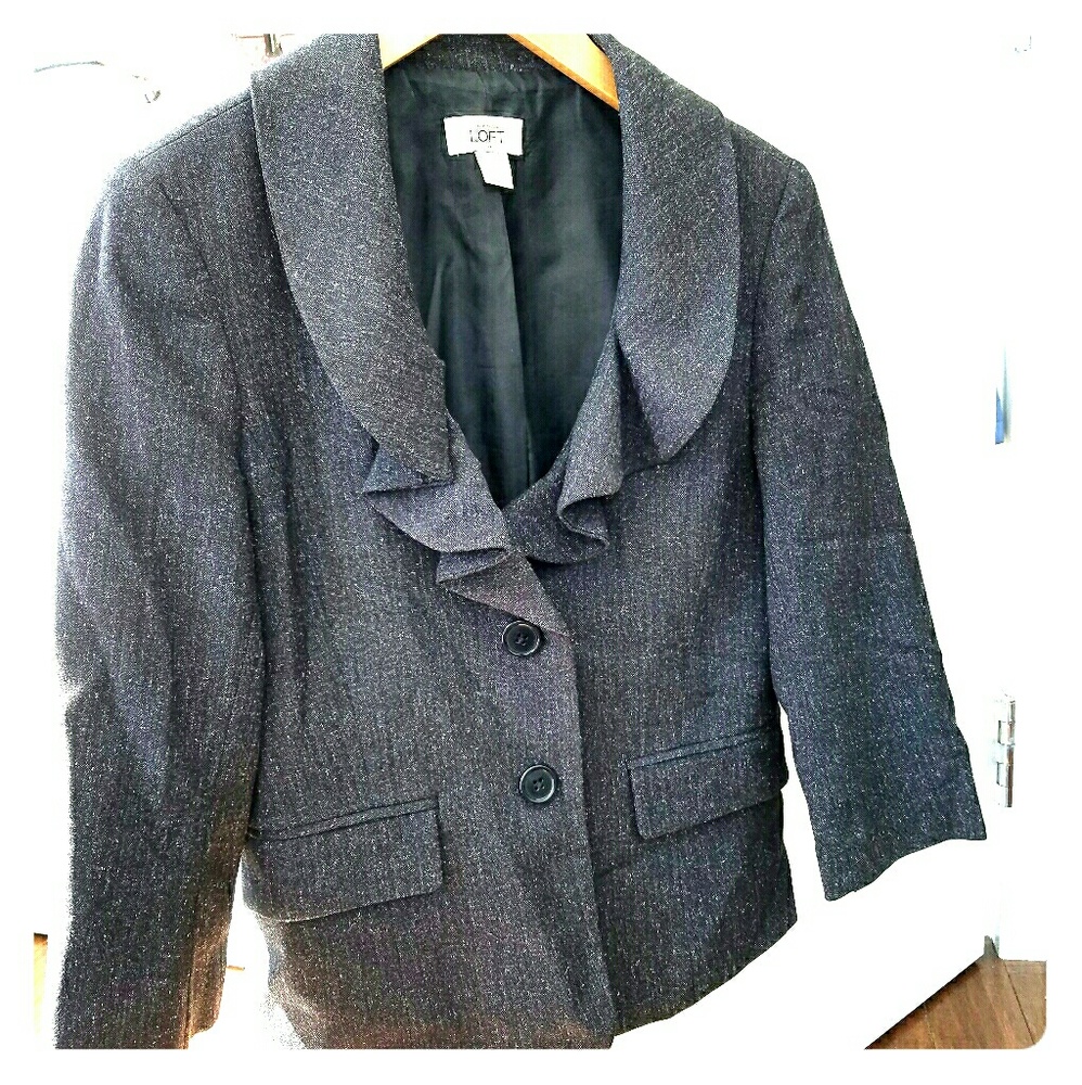 2-button LOFT blazer with ruffled lapel, size 8