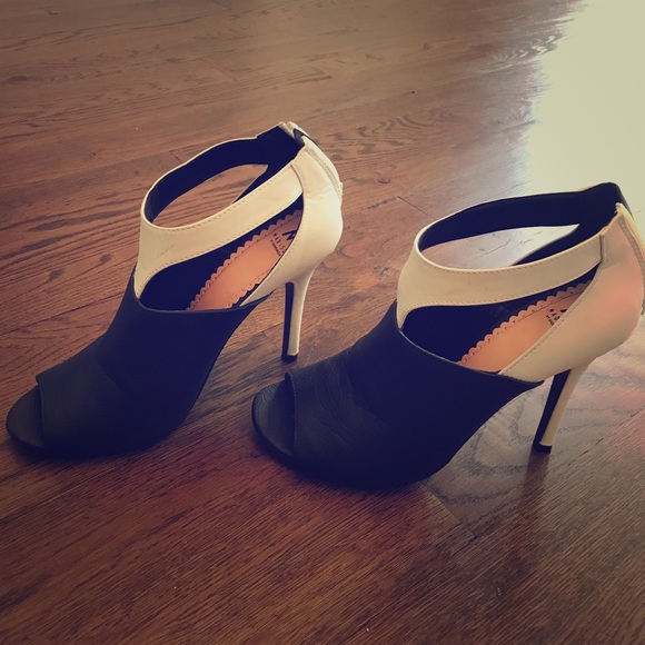 Shoe Dazzle Shoes - Open toe booties!!