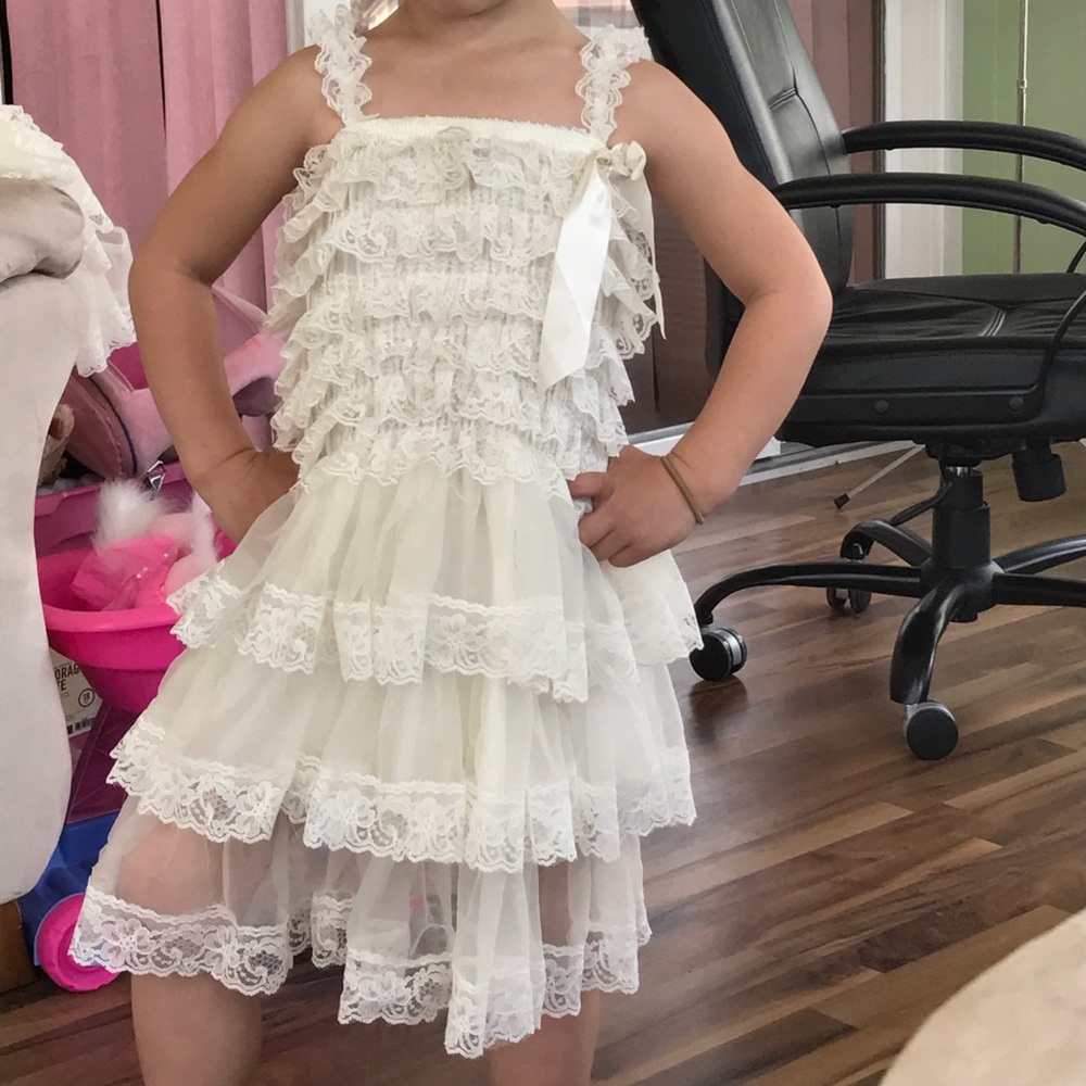 Girls lace dress