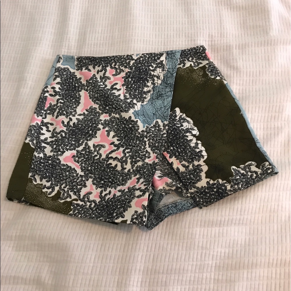 Top shop shorts/skirt