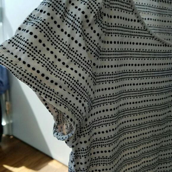 Cream LOFT tee with black dot pattern- S - Picture 3 of 4