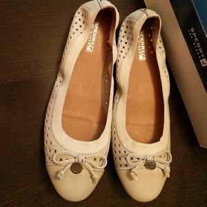 Sperry Top-Sider ivory flats size 8.5