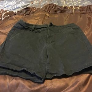 American Eagle twill midi stretch shorts size 4.