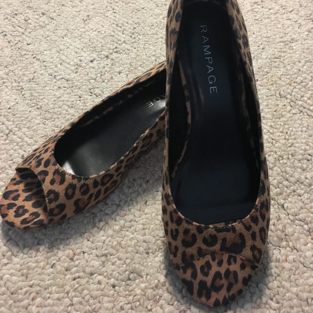 Leopard wedge