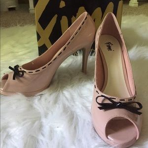 Fioni blush Pink/Nude with black detail size 9