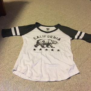 Medium California shirt.