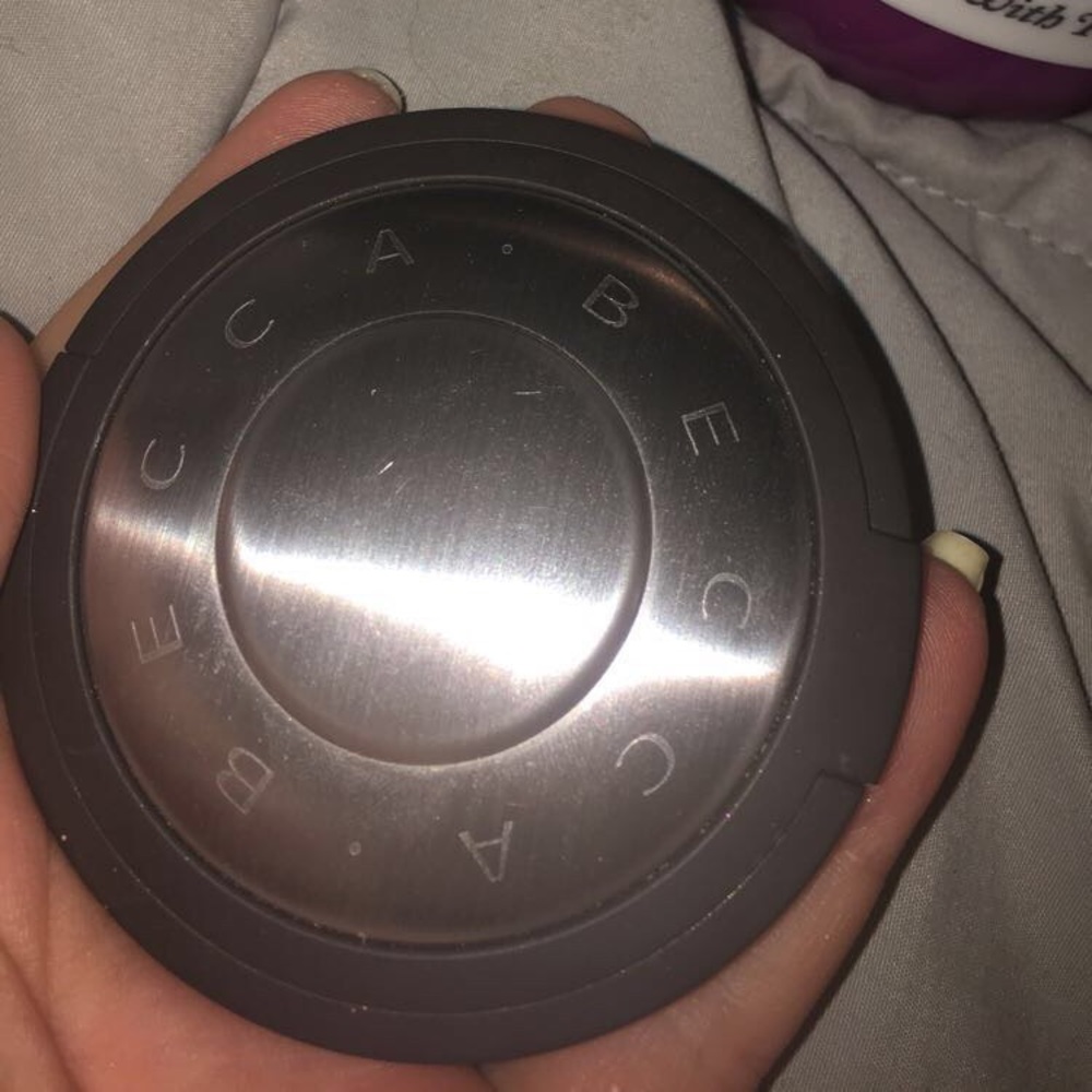 Becca Champagne Pop Highlighter