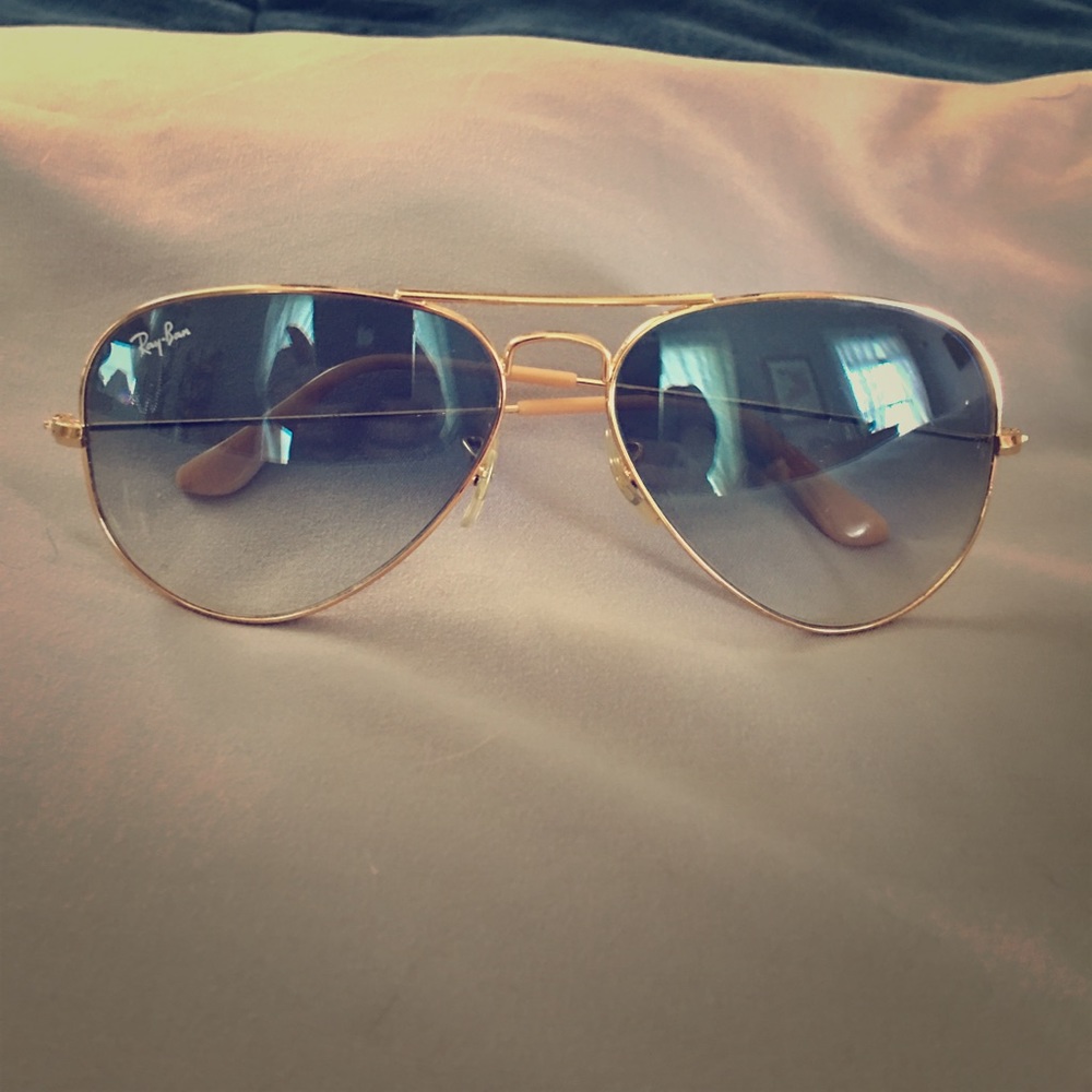 Woman's Ray-Ban Aviator Sunglasses