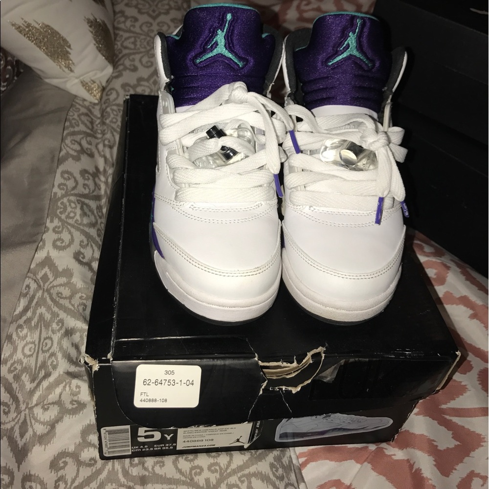 Grape 5s - Picture 2 of 3