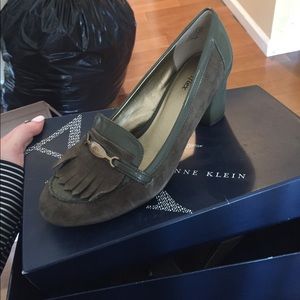 Brand new Anne Klein think heels
