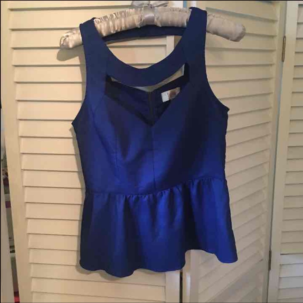 Navy top
