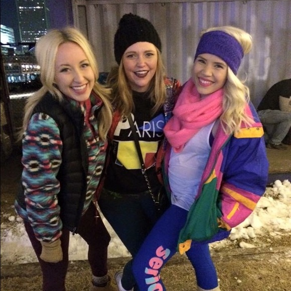 Meet Your Posher, Holly - Picture 3 of 3