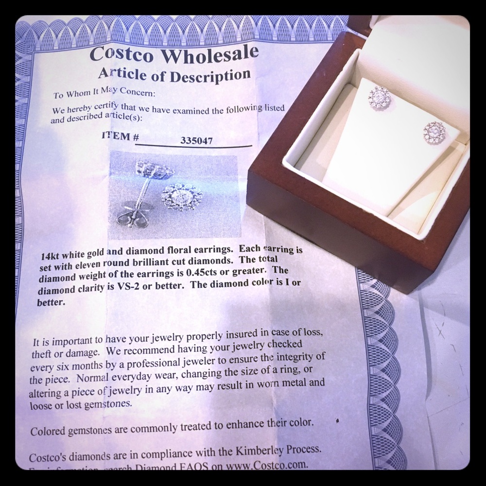 14kt diamond earrings💕