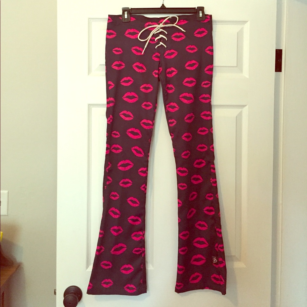 Kiss Pants 💋💋💋