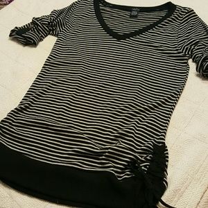 Lightweight short sleeve sweater