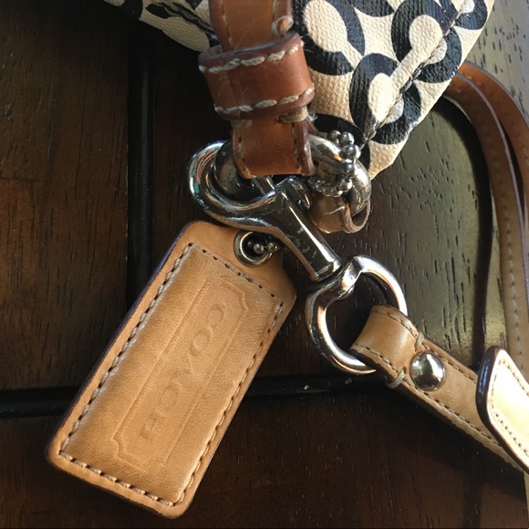 Coach Poppy Shoulder Bag - Picture 2 of 4