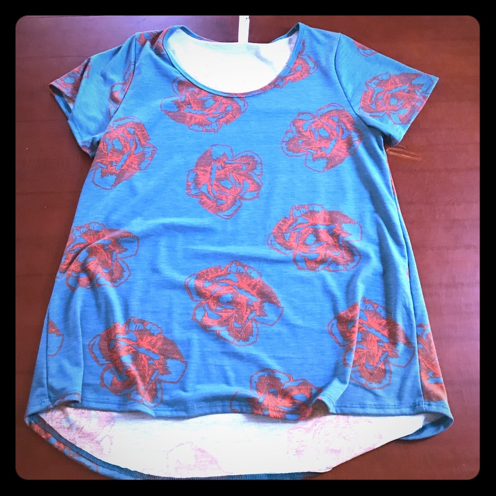 Large Lularoe Classic T