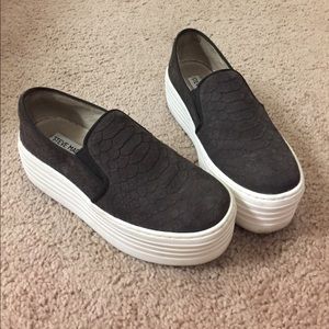 Steve Madden platform slip on sneakers charcoal
