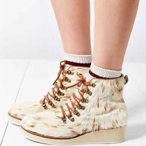 Urban outfitters ecote SNUFFY HIKER BOOTS