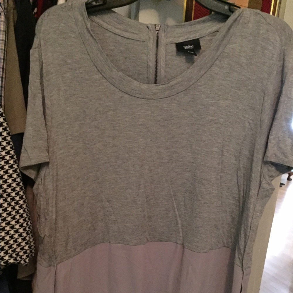 Grey  blouse zipper back, tshirt top gauze bottom
