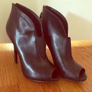 SOLD | Guess Peep-toe Booties