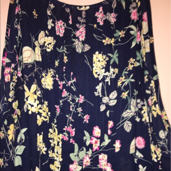 NY&C Floral Pleated Tie Back Tank - Picture 3 of 4