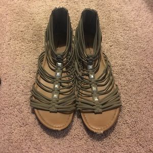 American Eagle Sandals