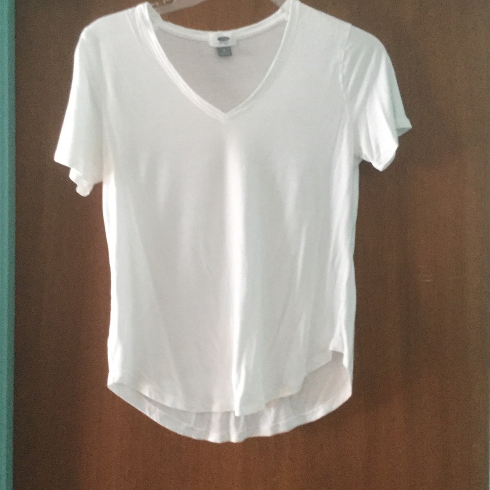 Old Navy white tee